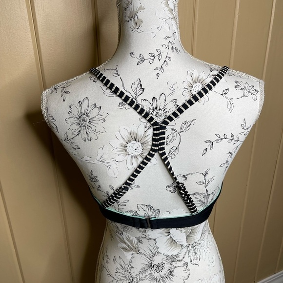 Athleta Black Cream Underwire Swim Top Bra Removeable Pads Size 34D/DD - Picture 2 of 4